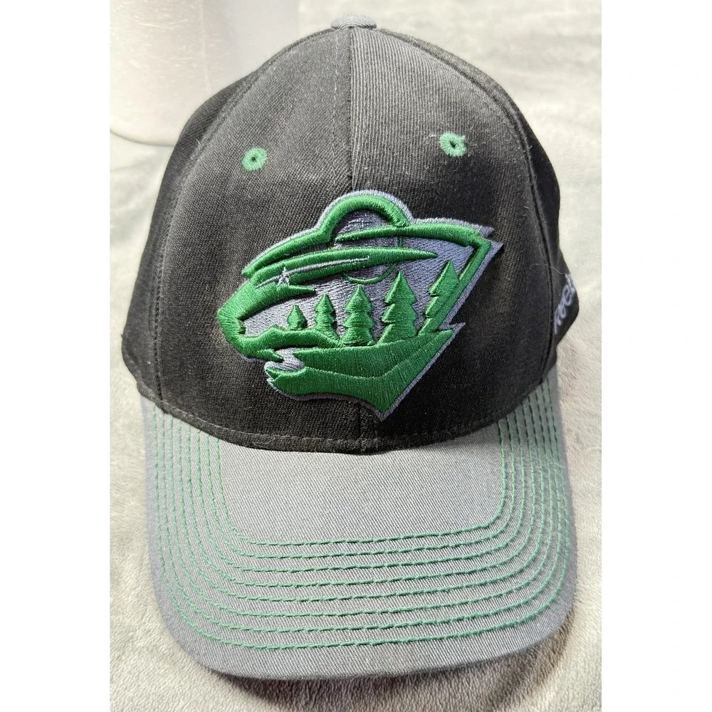 Minnesota Wild Hat Cap Fitted Mens M Black Gray Reebok NHL‎ Hockey Stretch Fit